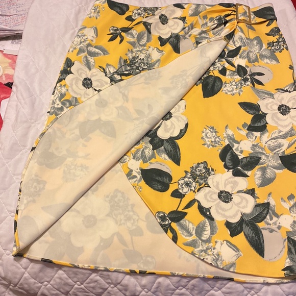 Women’s skirt - Picture 3 of 6